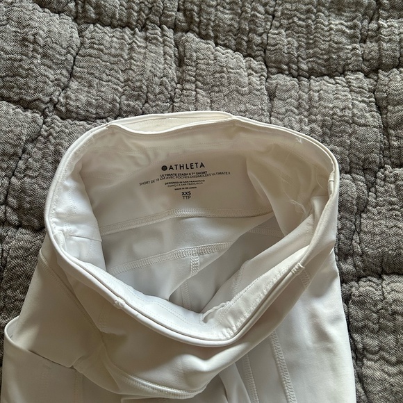 Athleta Salutation Stash High Rise 7" Short - Picture 3 of 3